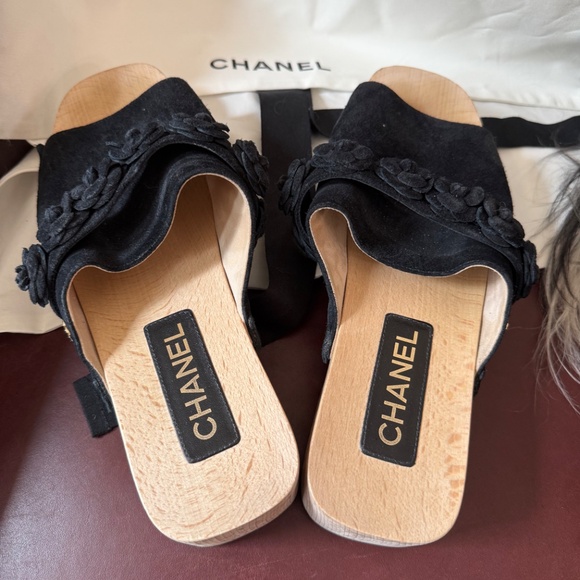 CHANEL Clogs - Picture 3 of 7